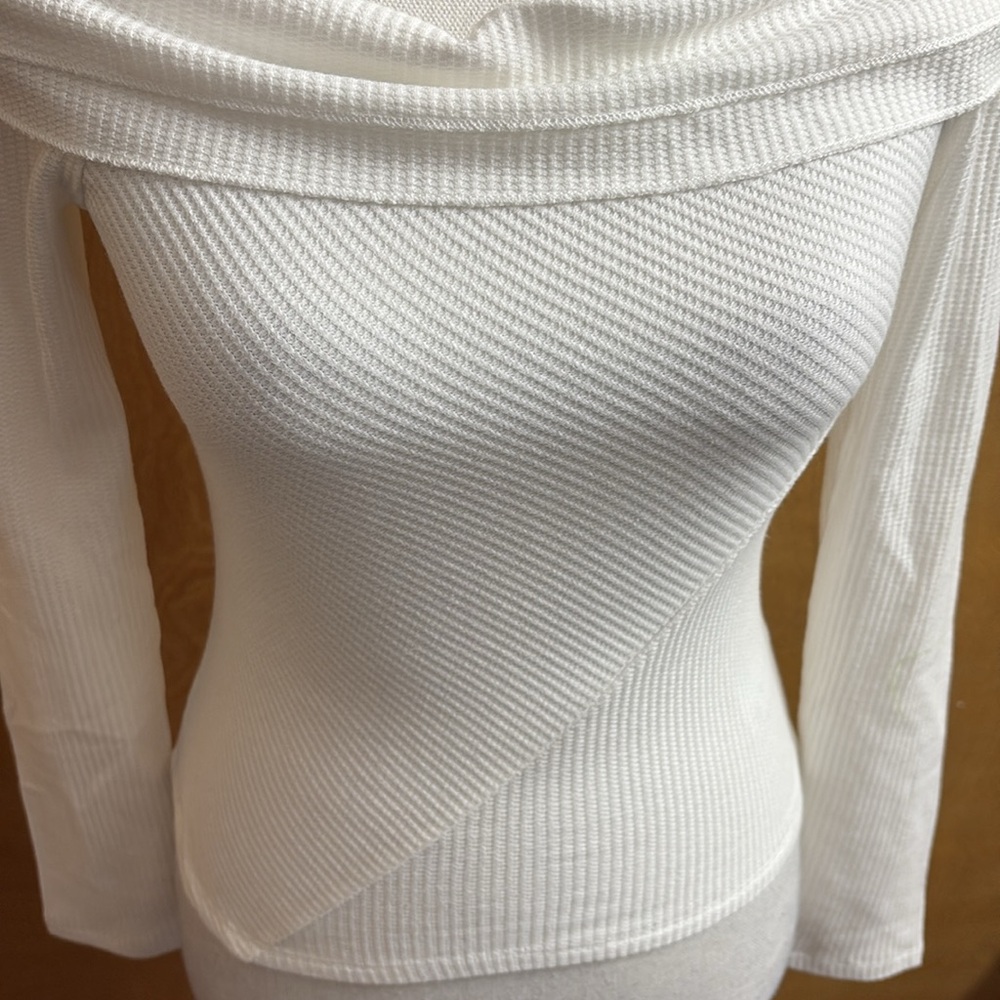 NWOT Elodie White Off The Shoulder Waffle Knit Top Cropped S - Picture 2 of 12